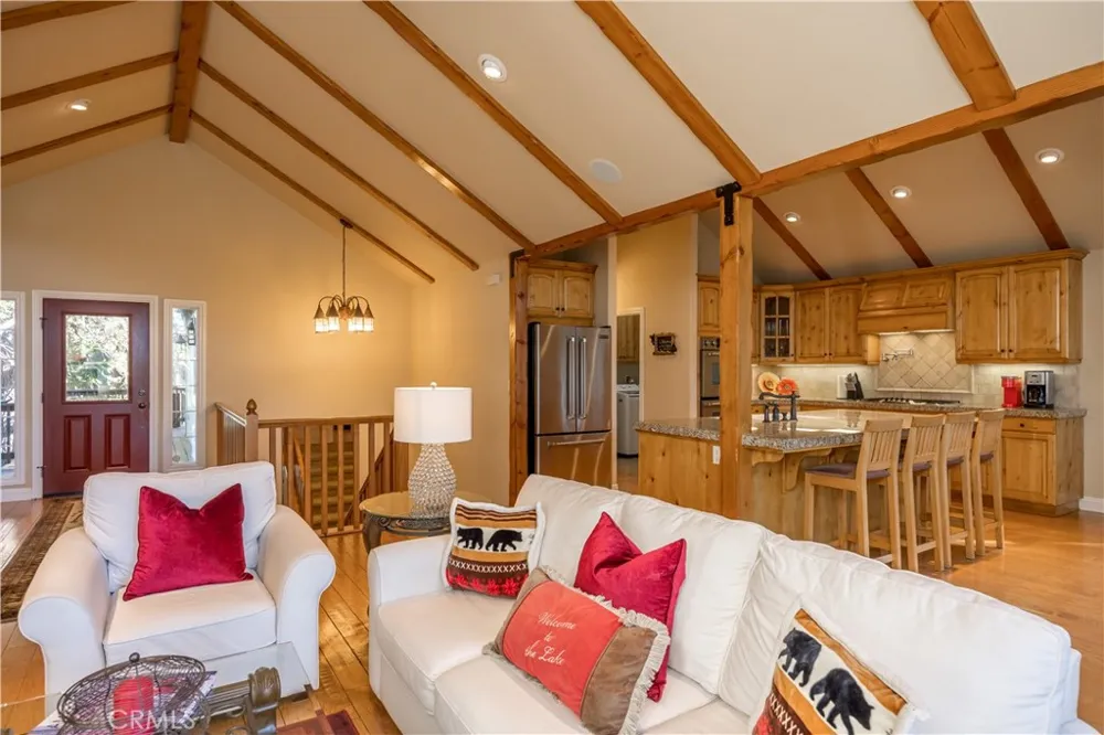 173 Grizzly Road Lake Arrowhead, CA 92352