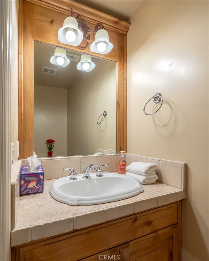173 Grizzly Road Lake Arrowhead, CA 92352