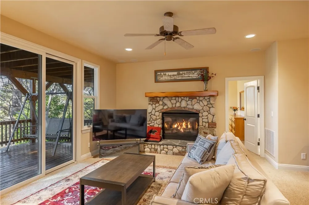 173 Grizzly Road Lake Arrowhead, CA 92352