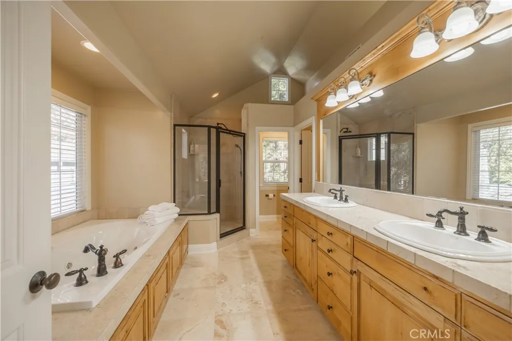 173 Grizzly Road Lake Arrowhead, CA 92352