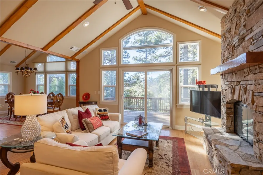 173 Grizzly Road Lake Arrowhead, CA 92352
