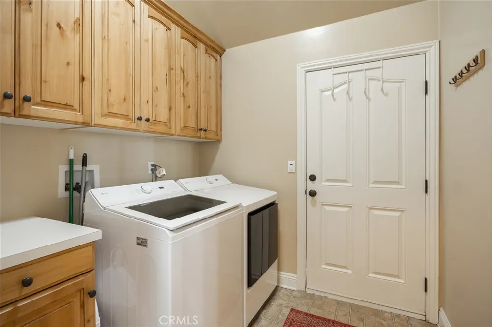 173 Grizzly Road Lake Arrowhead, CA 92352