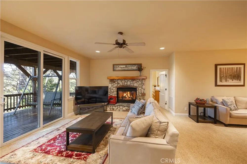 173 Grizzly Road Lake Arrowhead, CA 92352