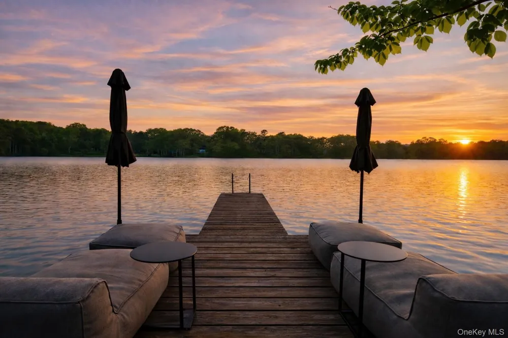 15 Lake View Court Southampton, NY 11968