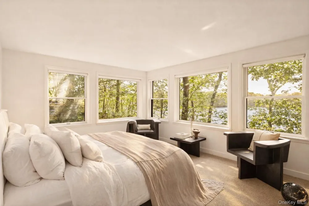 15 Lake View Court Southampton, NY 11968