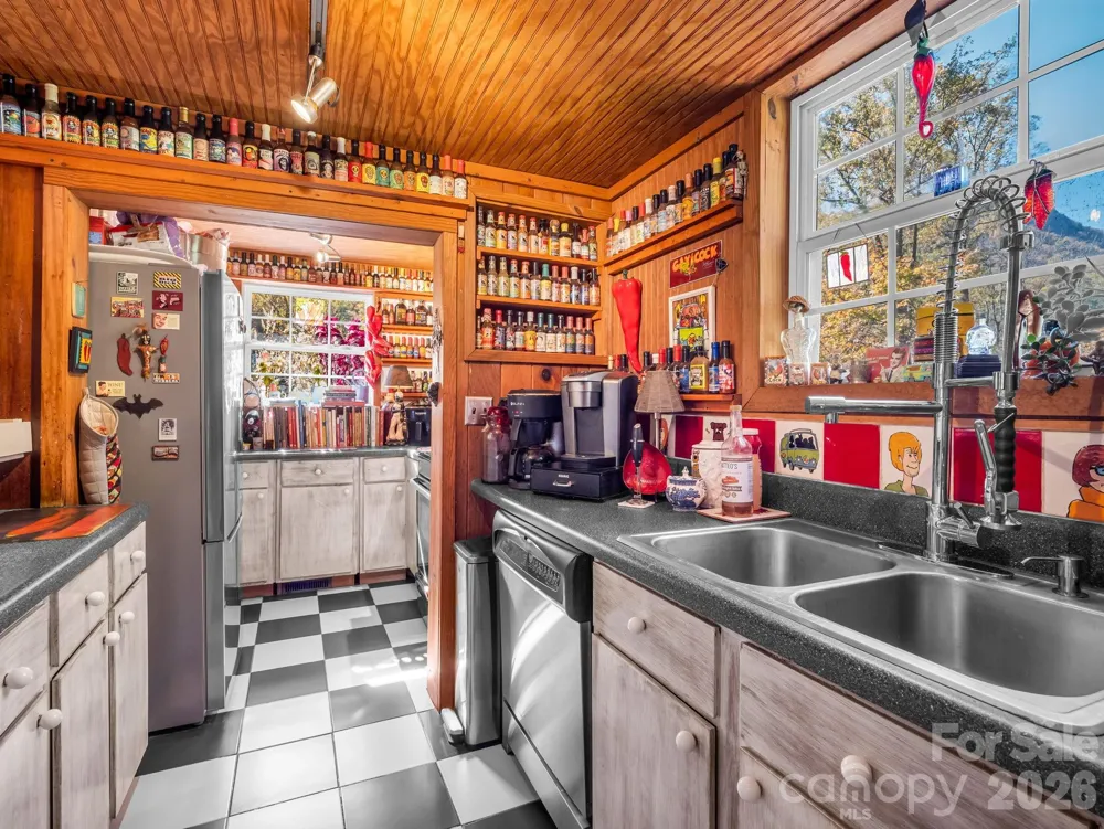 712 Main Street Chimney Rock, NC 28720