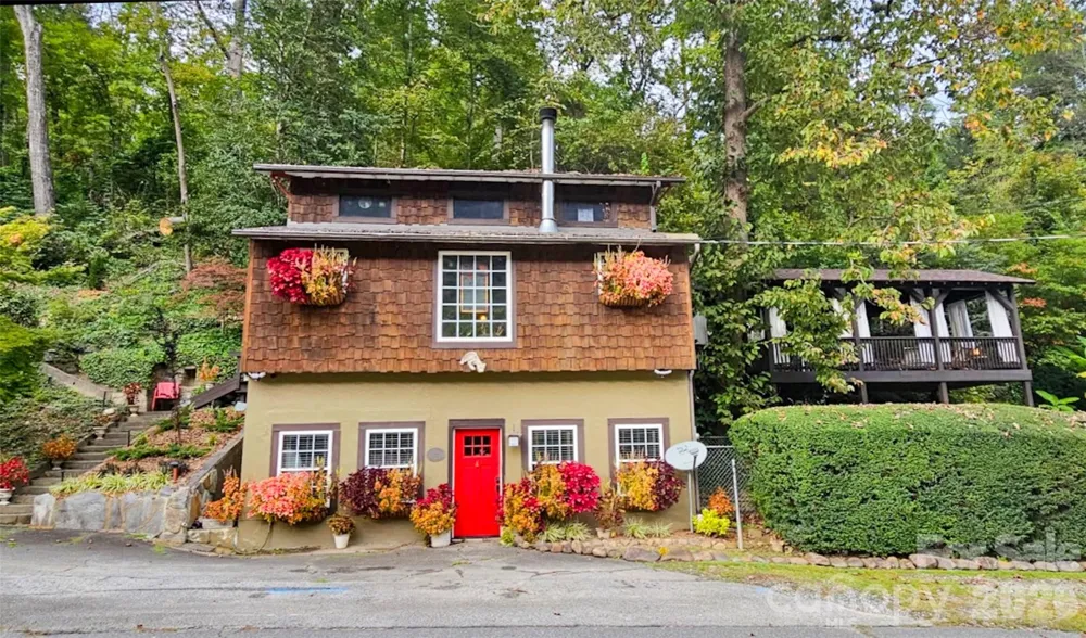 712 Main Street Chimney Rock, NC 28720