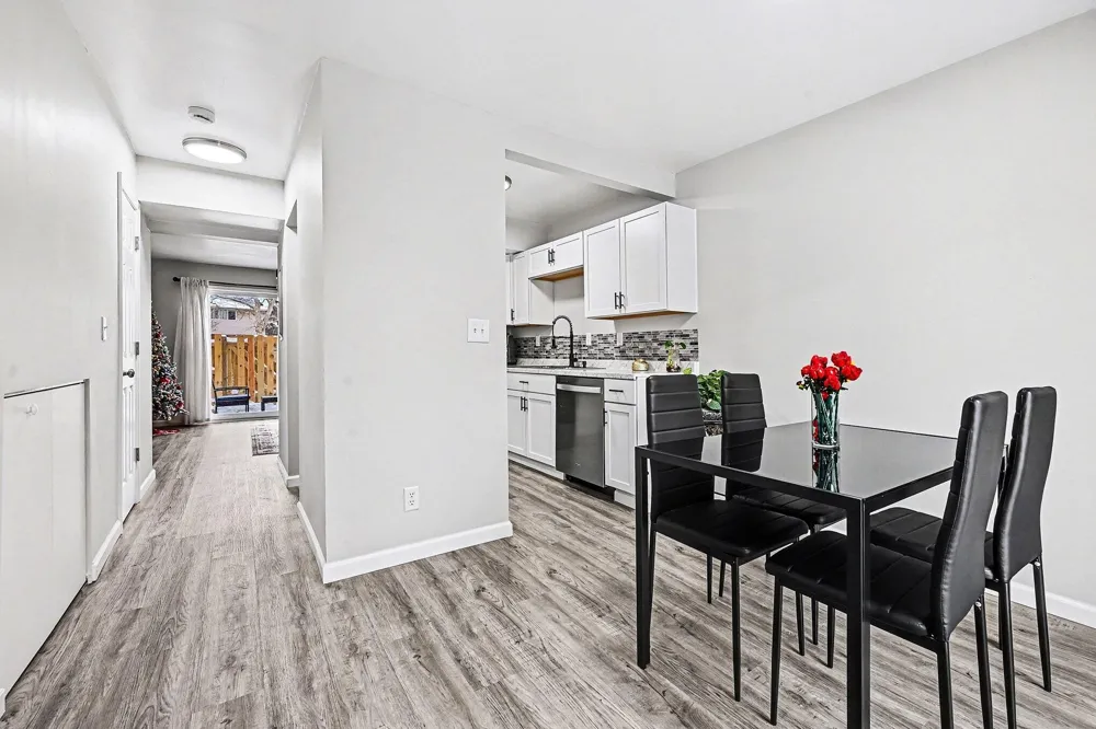 3407 Kenbrooke Court Kalamazoo, MI 49006