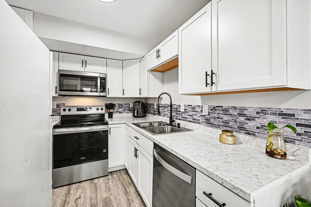 3407 Kenbrooke Court Kalamazoo, MI 49006