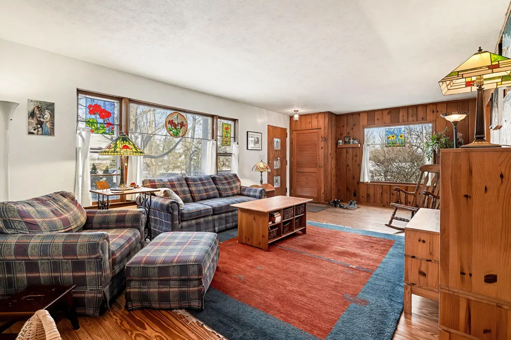 61100 Quinnesec Road Cassopolis, MI 49031