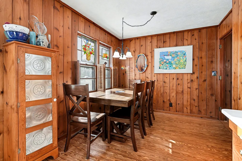 61100 Quinnesec Road Cassopolis, MI 49031