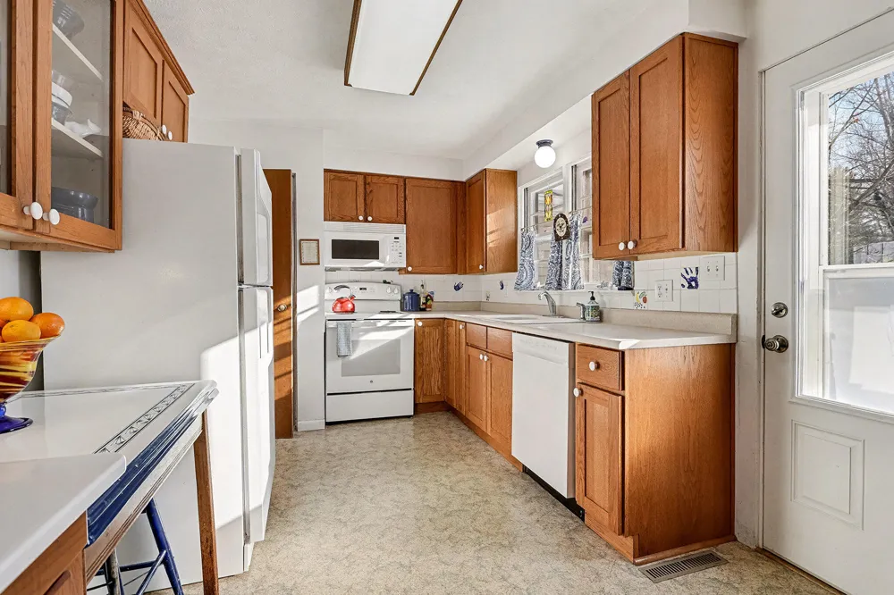 61100 Quinnesec Road Cassopolis, MI 49031