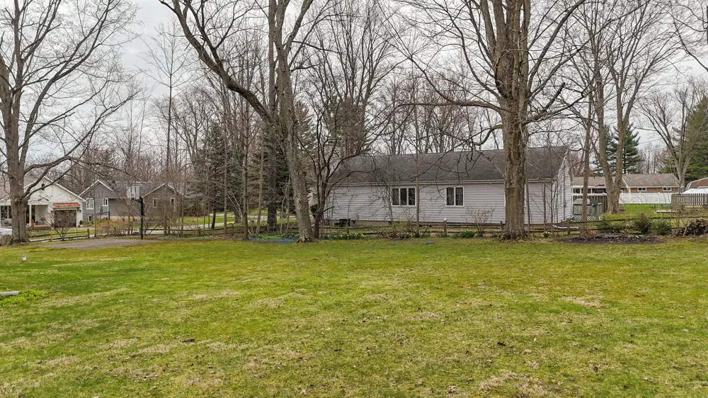 61100 Quinnesec Road Cassopolis, MI 49031