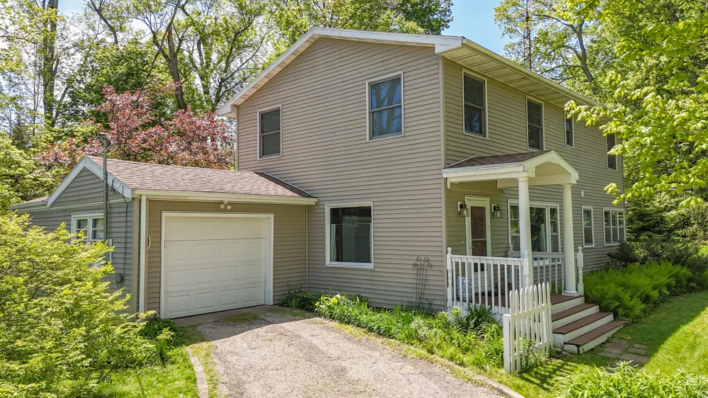 61100 Quinnesec Road Cassopolis, MI 49031
