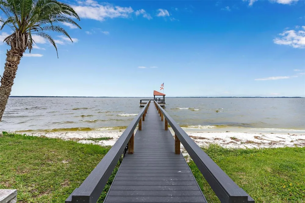 402 CLUSTERWOOD DRIVE Yalaha, FL 34797