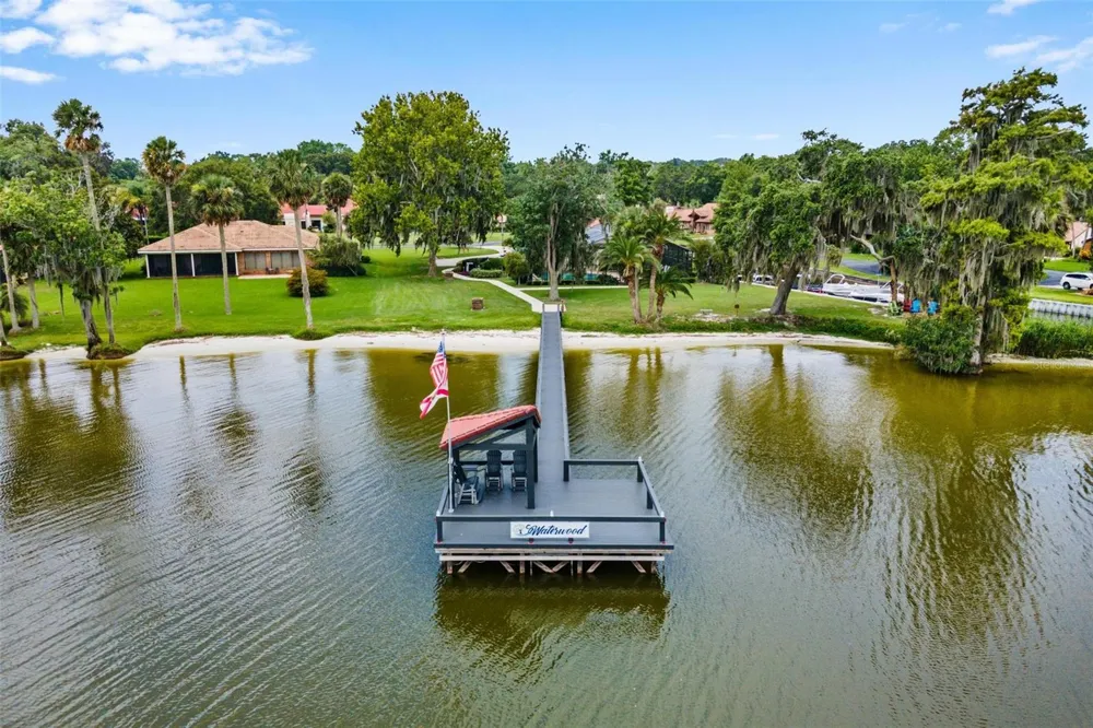 402 CLUSTERWOOD DRIVE Yalaha, FL 34797