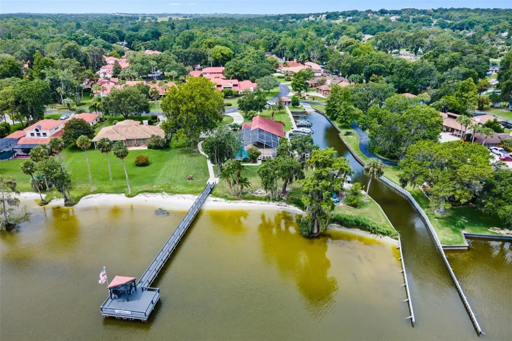 402 CLUSTERWOOD DRIVE Yalaha, FL 34797