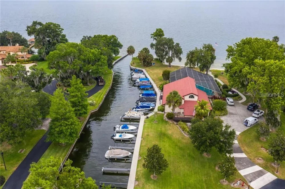 402 CLUSTERWOOD DRIVE Yalaha, FL 34797