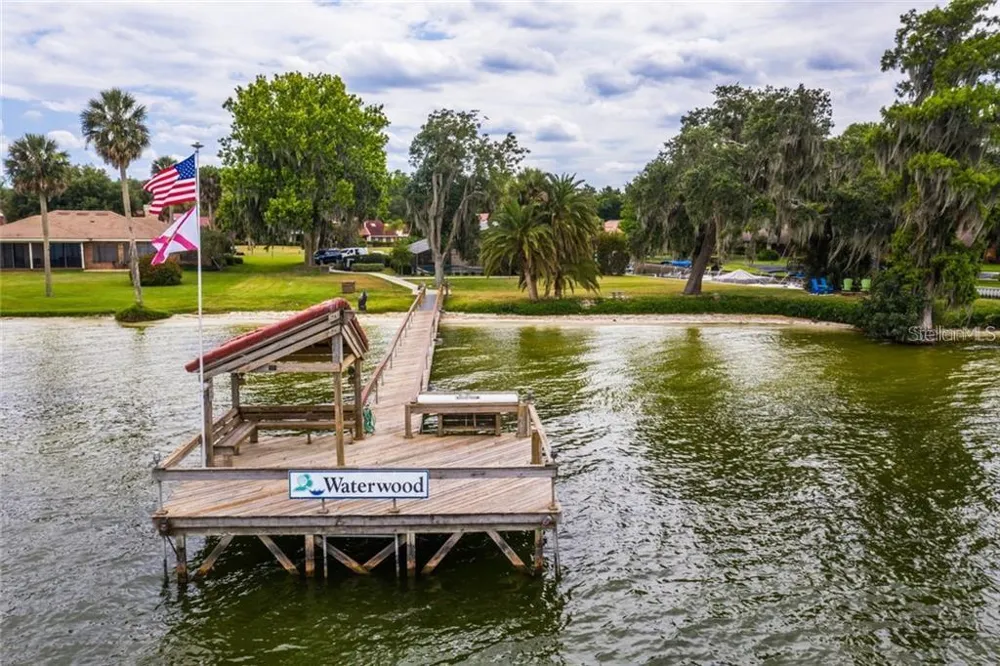 402 CLUSTERWOOD DRIVE Yalaha, FL 34797