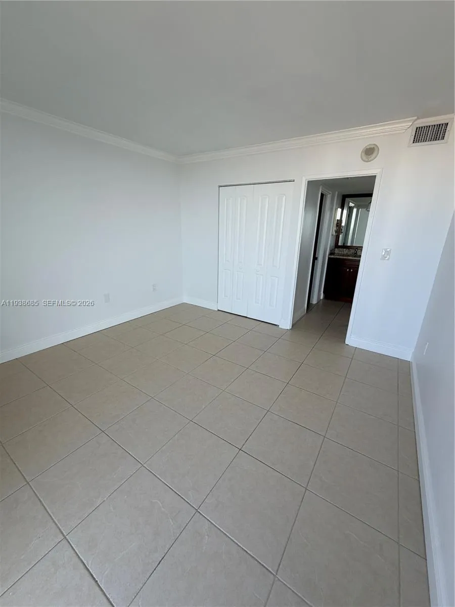 3701 Country Club Dr #1901 Aventura, FL 33180