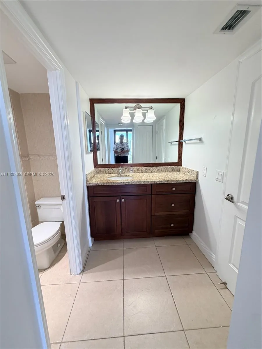 3701 Country Club Dr #1901 Aventura, FL 33180