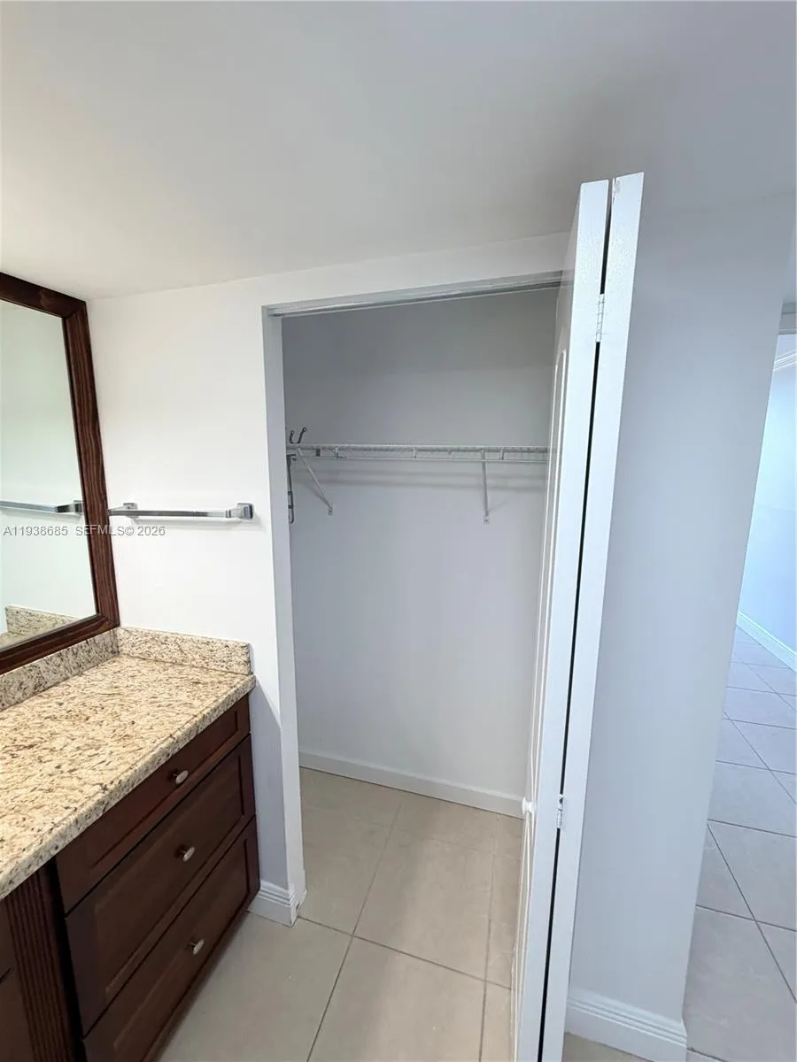3701 Country Club Dr #1901 Aventura, FL 33180