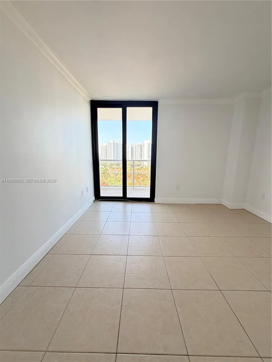 3701 Country Club Dr #1901 Aventura, FL 33180