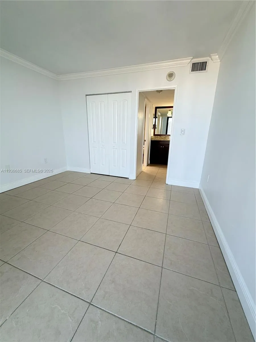 3701 Country Club Dr #1901 Aventura, FL 33180
