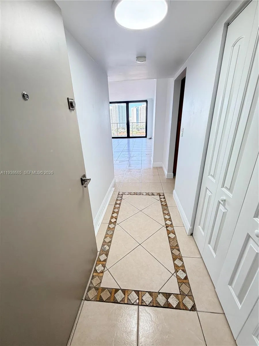 3701 Country Club Dr #1901 Aventura, FL 33180