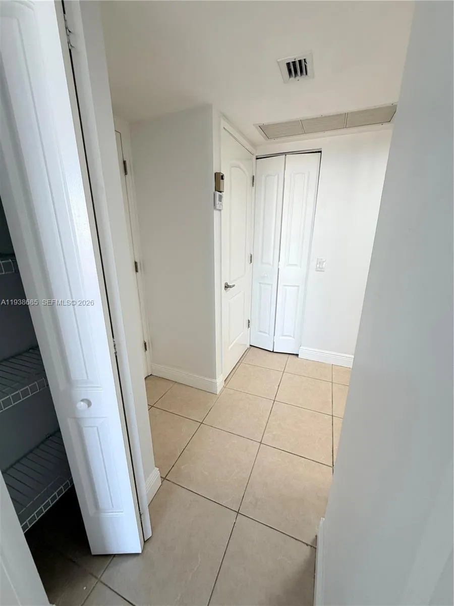 3701 Country Club Dr #1901 Aventura, FL 33180