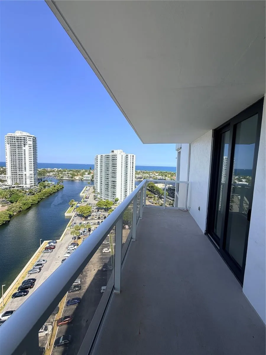3701 Country Club Dr #1901 Aventura, FL 33180