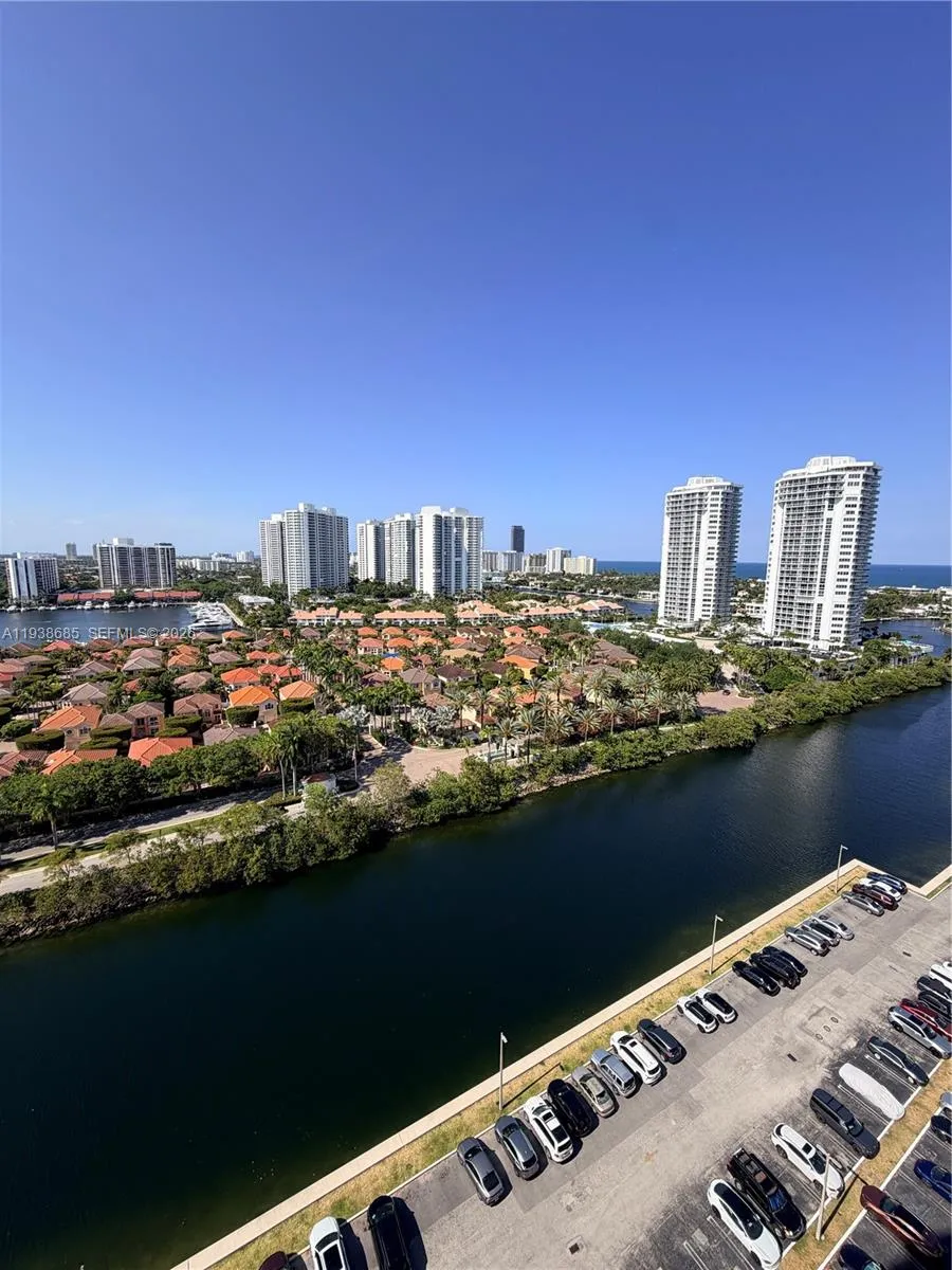 3701 Country Club Dr #1901 Aventura, FL 33180