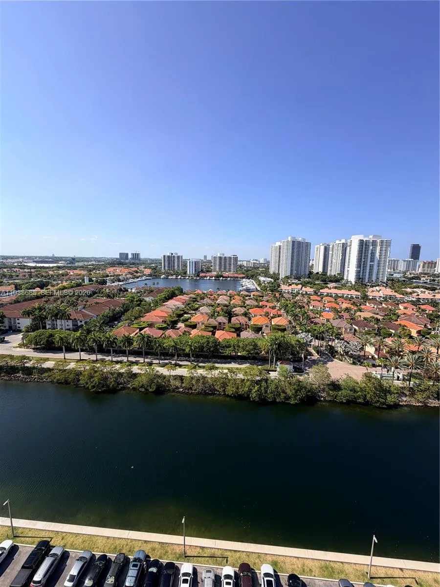 3701 Country Club Dr #1901 Aventura, FL 33180