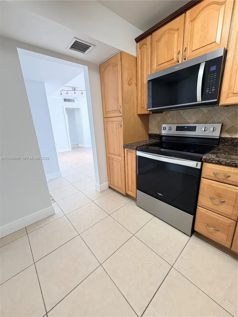 3701 Country Club Dr #1901 Aventura, FL 33180