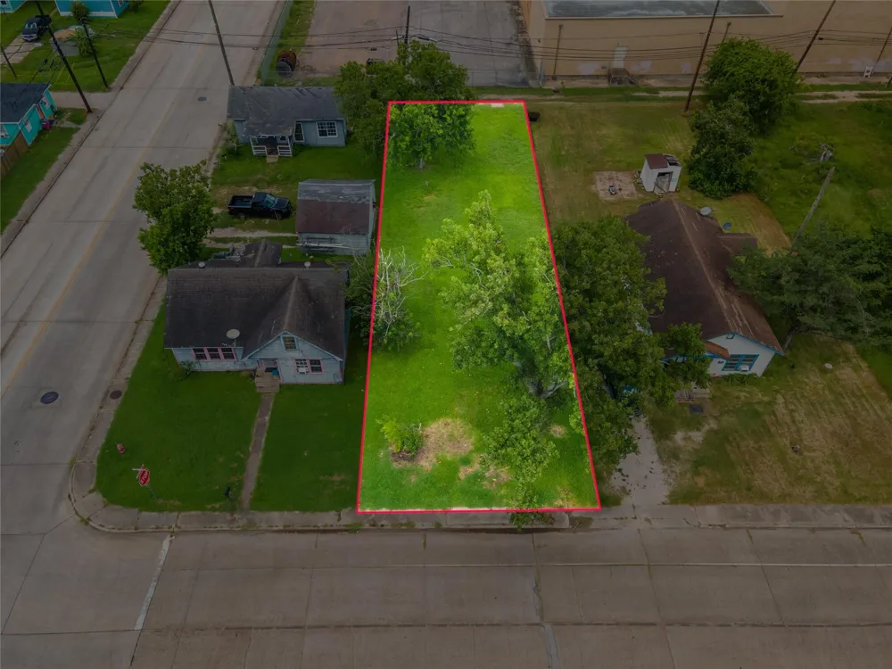 1026 W 4th Street Freeport, TX 77541
