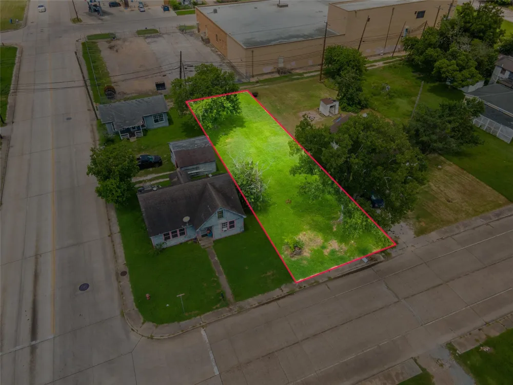 1026 W 4th Street Freeport, TX 77541