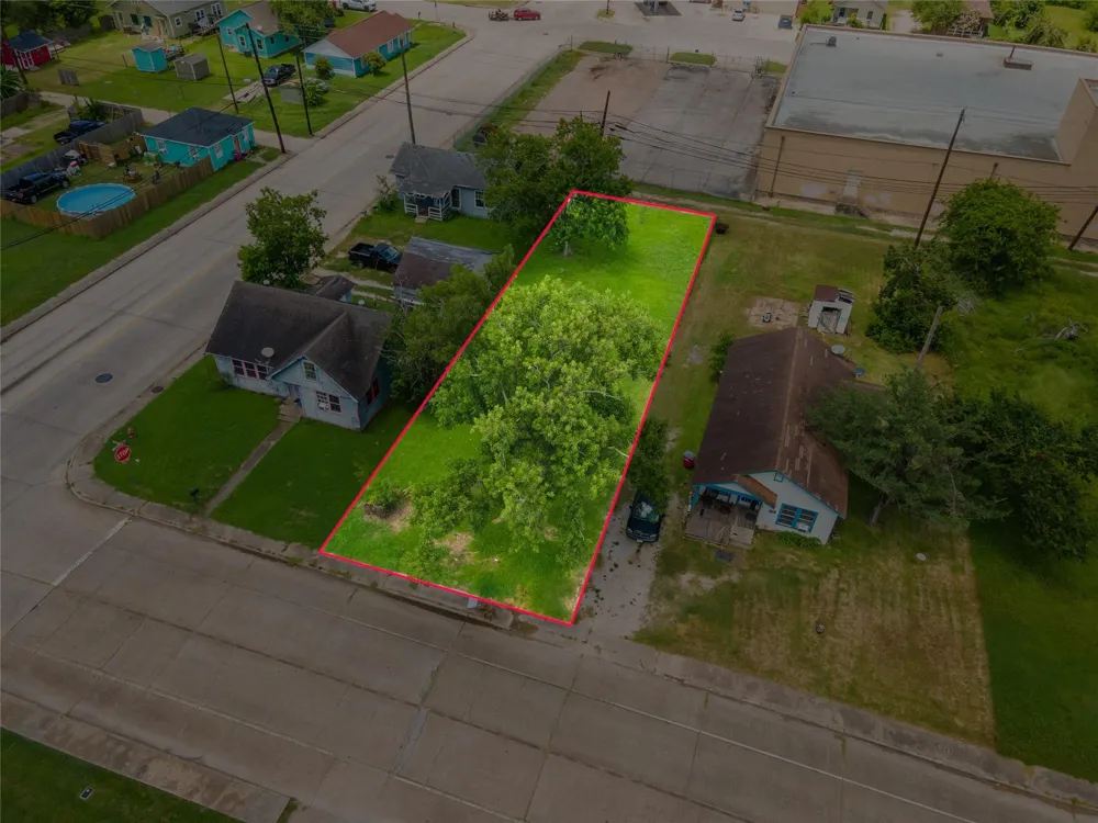 1026 W 4th Street Freeport, TX 77541