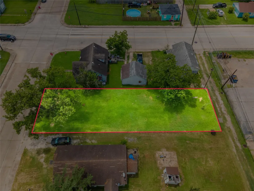 1026 W 4th Street Freeport, TX 77541