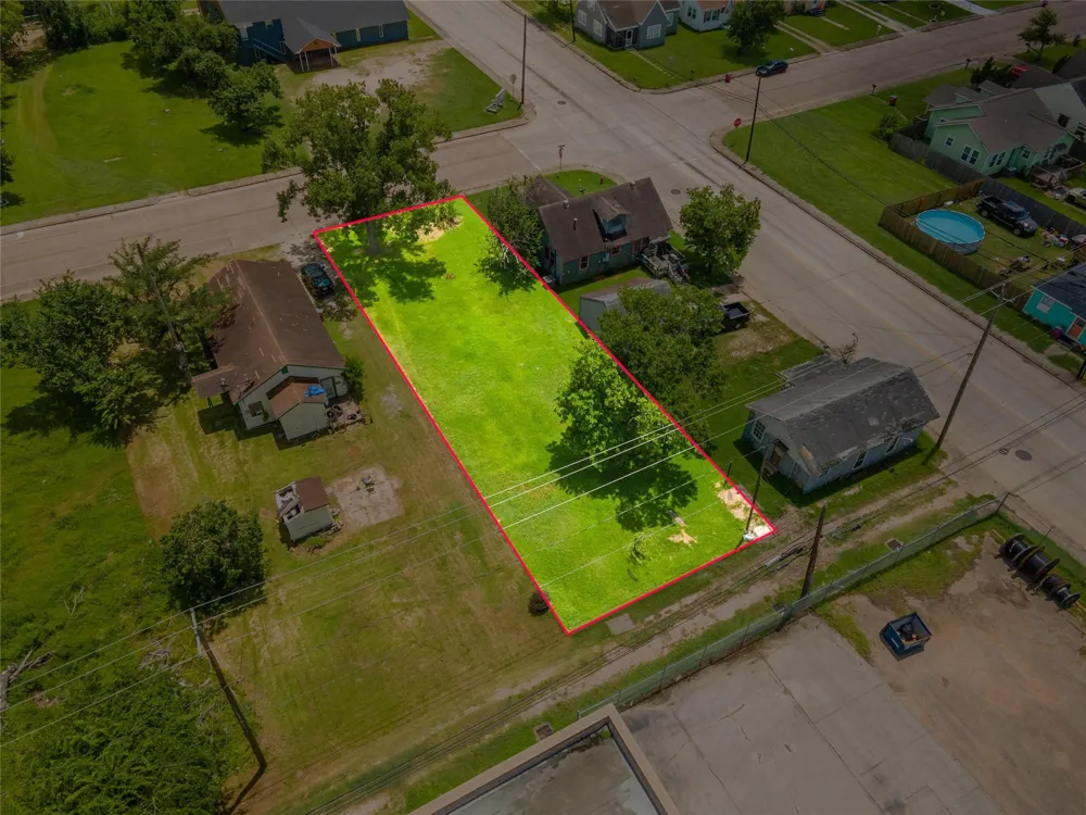 1026 W 4th Street Freeport, TX 77541