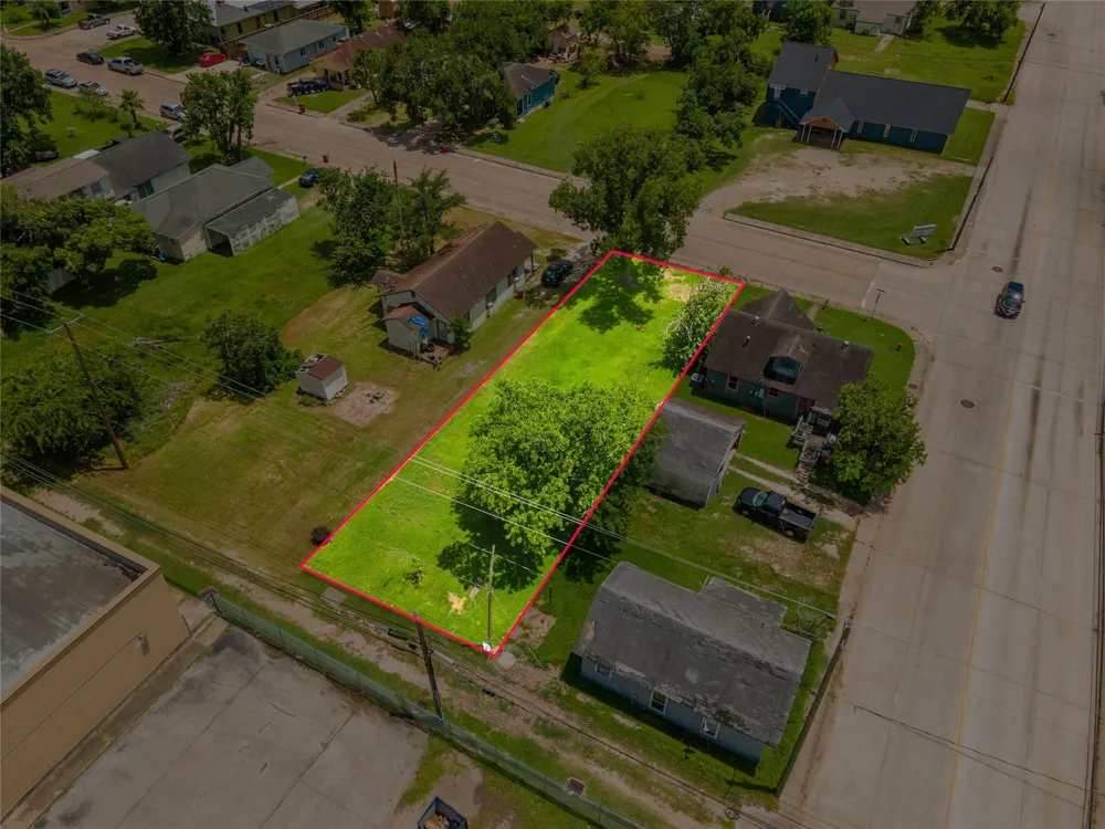 1026 W 4th Street Freeport, TX 77541