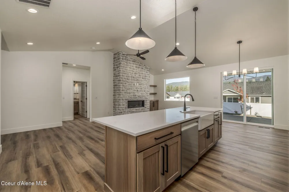 9141 W Cultivator Avenue Rathdrum, ID 83858