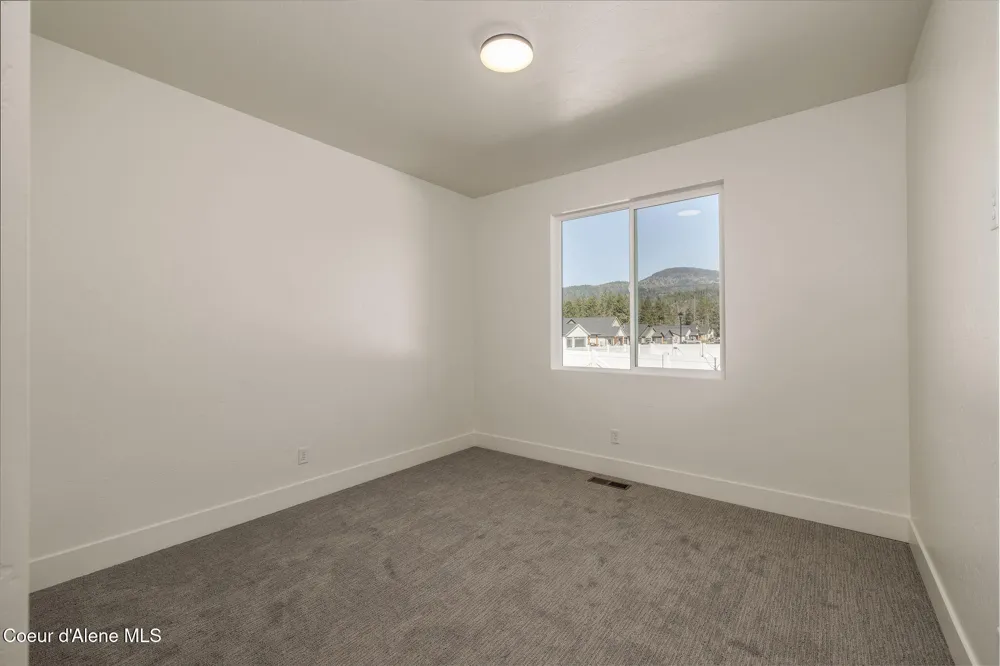 9141 W Cultivator Avenue Rathdrum, ID 83858