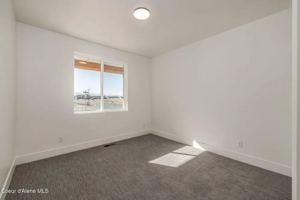 9141 W Cultivator Avenue Rathdrum, ID 83858