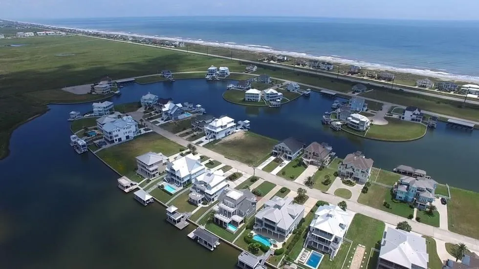 4503 S Sunset Bay Galveston, TX 77554