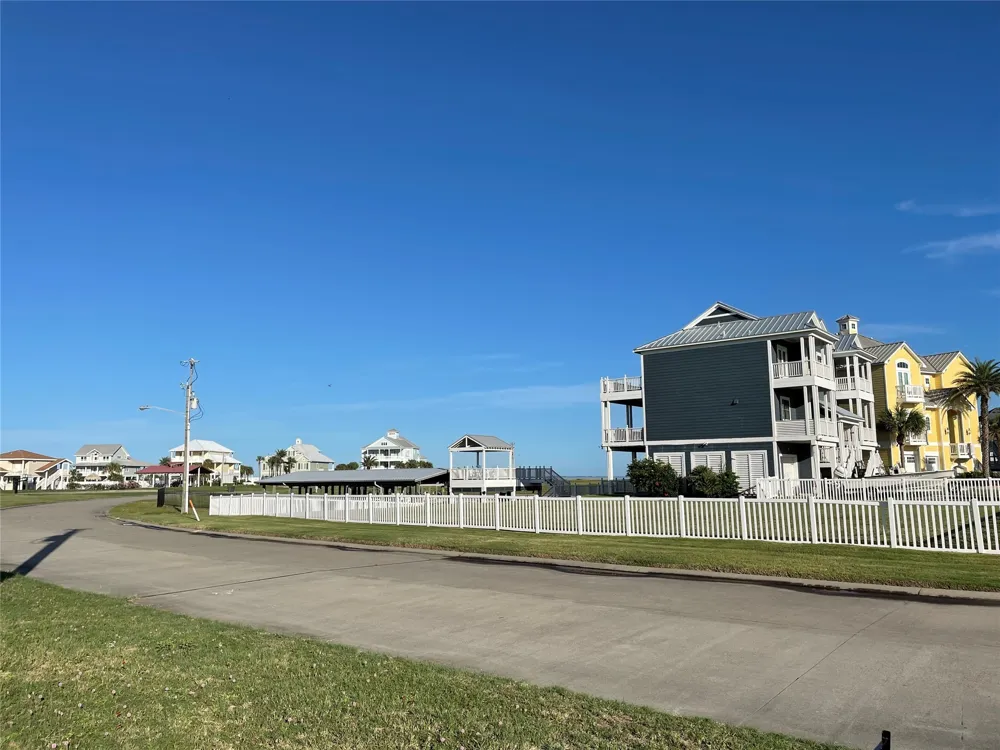 4503 S Sunset Bay Galveston, TX 77554