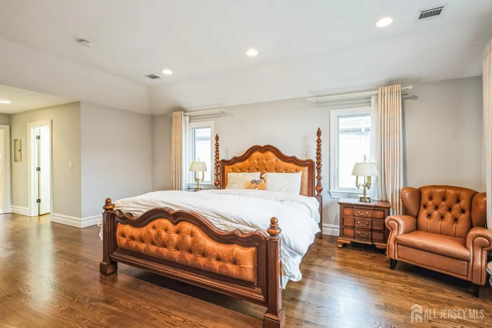 1355 NE Abbott Boulevard Fort Lee, NJ 07024