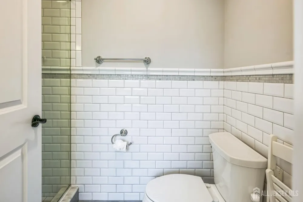 1355 NE Abbott Boulevard Fort Lee, NJ 07024