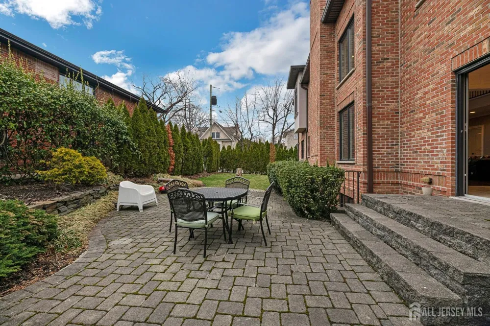 1355 NE Abbott Boulevard Fort Lee, NJ 07024