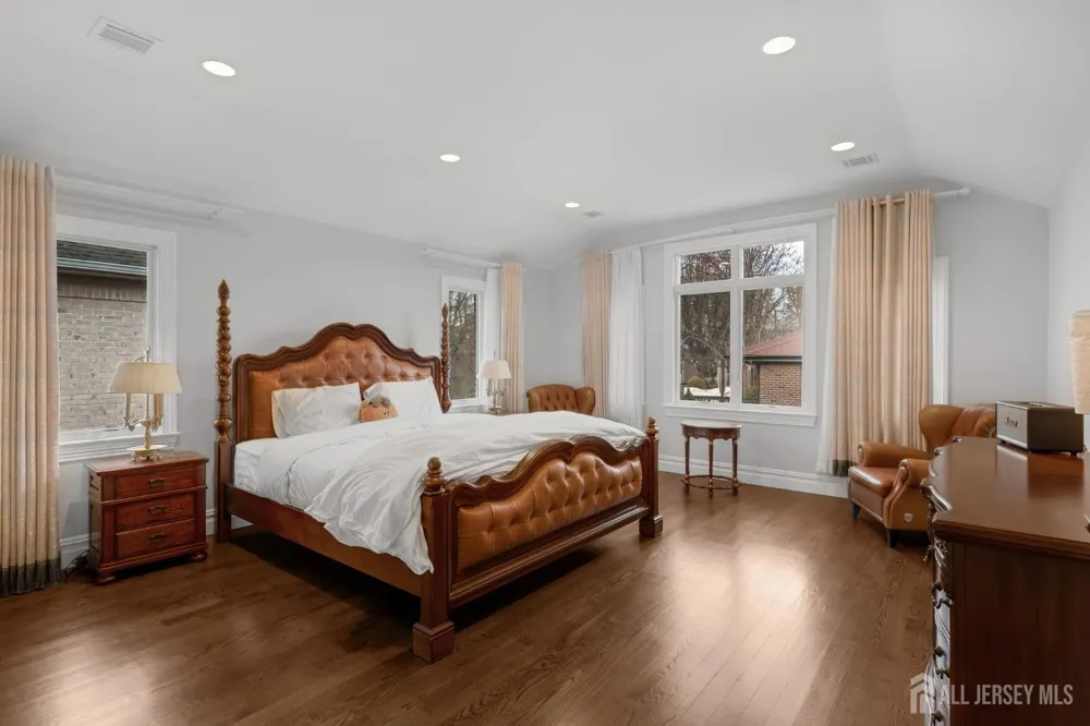 1355 NE Abbott Boulevard Fort Lee, NJ 07024
