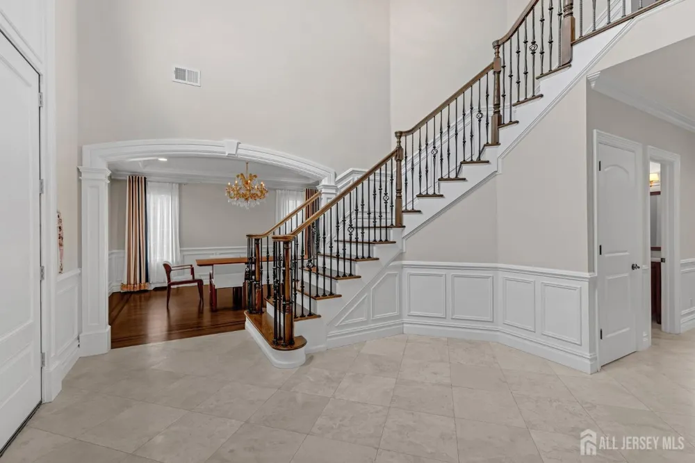 1355 NE Abbott Boulevard Fort Lee, NJ 07024